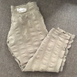 Cropped Capri Baja. bootybybrabants pants